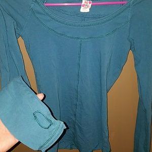 Free People Medium thumb hole shirt